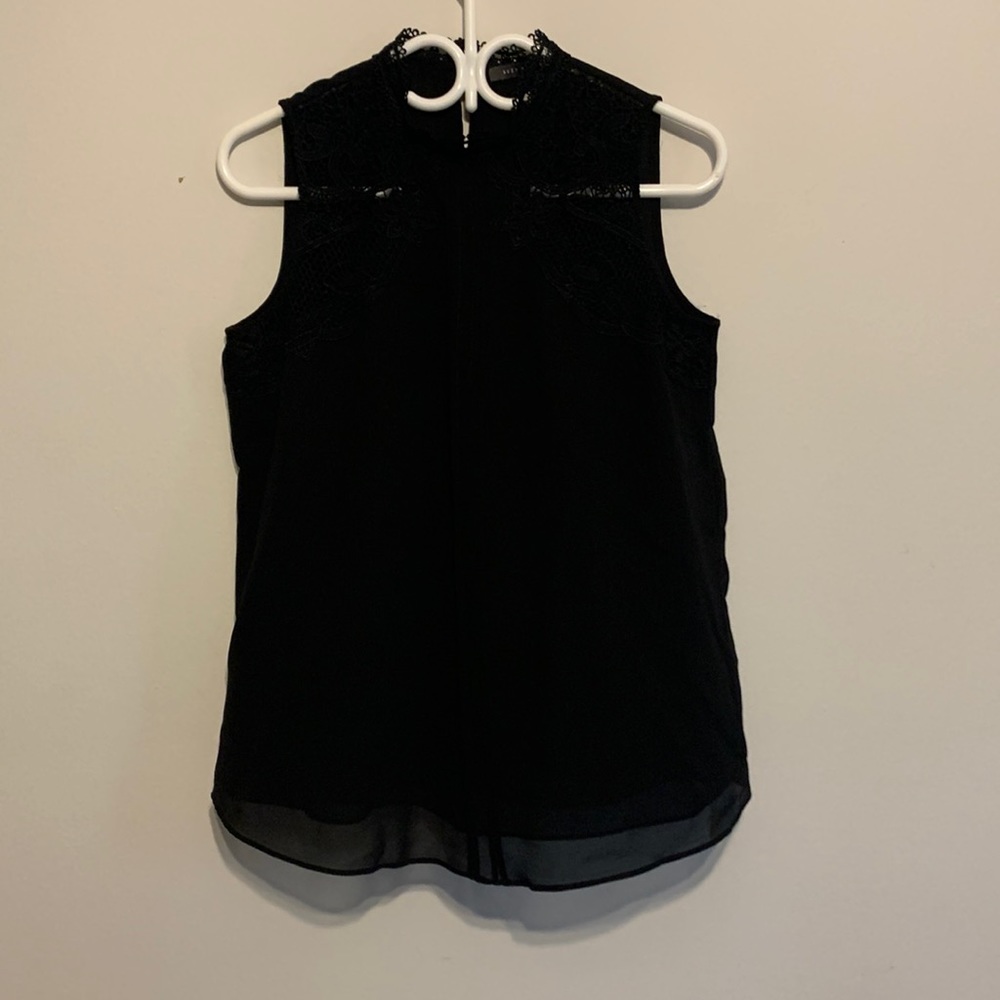 Sleeveless shirt